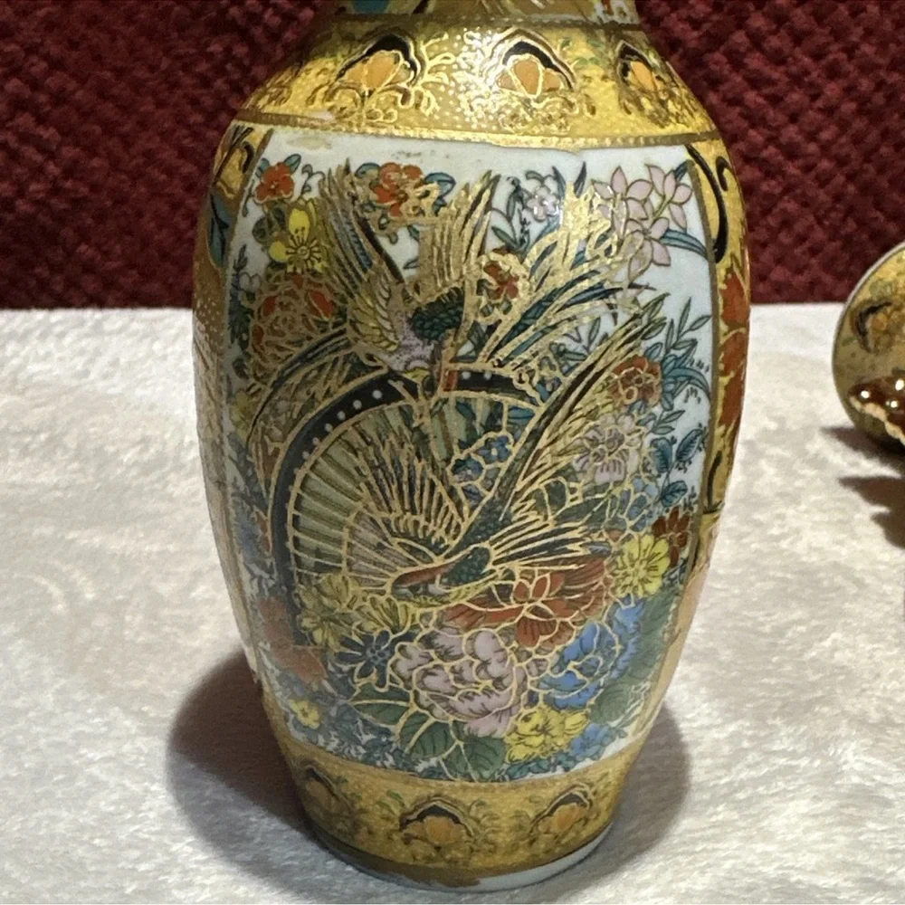 2 Small Satsuma Chinese Vases. 6x3. Set of 2. Gold With Some Red, Blue.